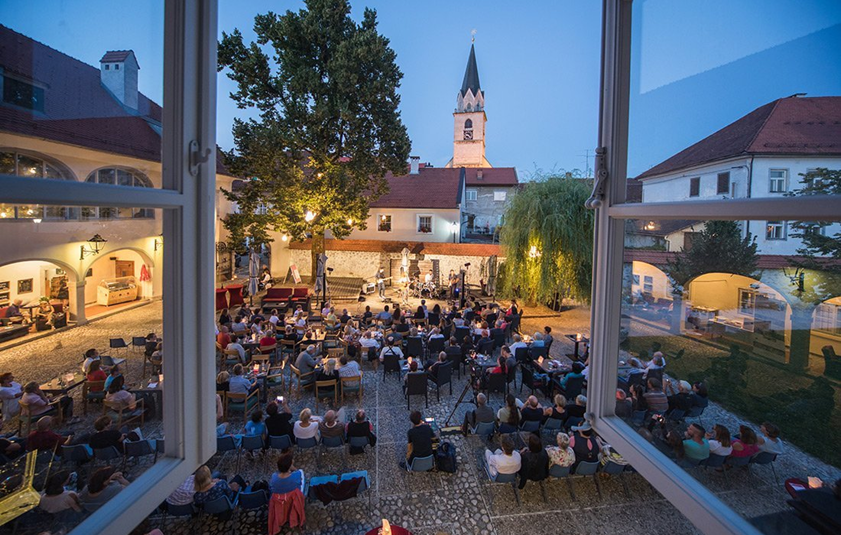 Letno gledališče Khislstein 2